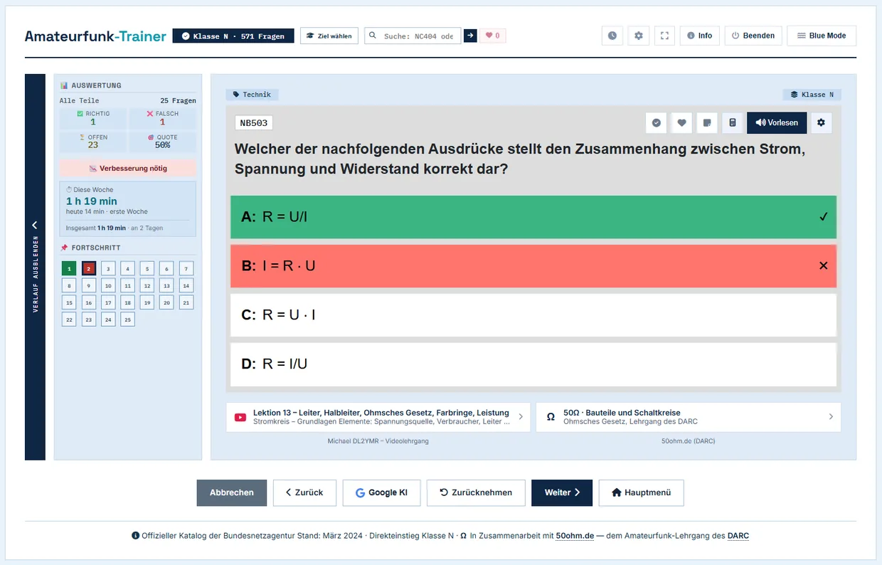 Eine beantwortete Frage im Lernmodus: die vier Antwortmöglichkeiten, die falsch gewählte rot, die richtige grün hervorgehoben, links die Auswertung der laufenden Runde.
